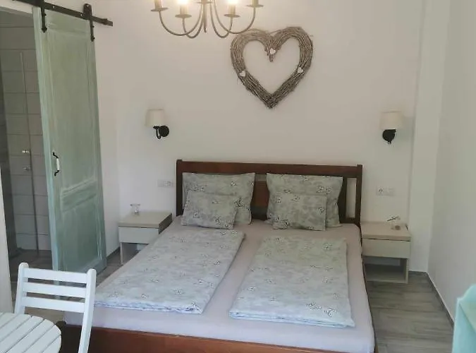 Zsalya Vendeghaz * Csopak